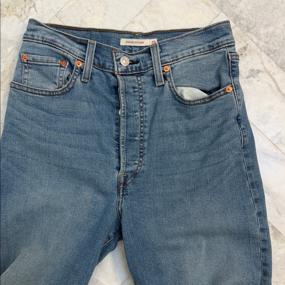 Levi's Classic Straight Fit Denim Jeans - Picture 3 of 5